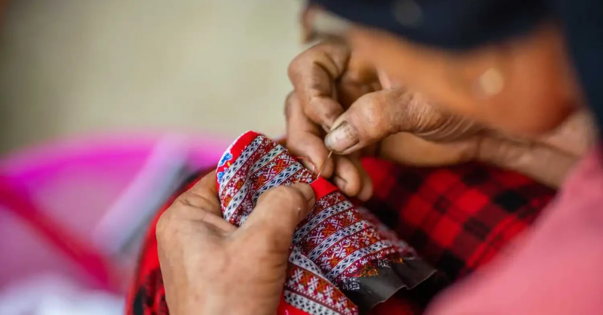 Traditional Kullu Shawls & Handicrafts-post Traditional Kullu Shawls & Handicrafts-post